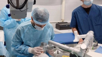 Самарские врачи улучшили молодому пациенту зрение с 2 до 100%