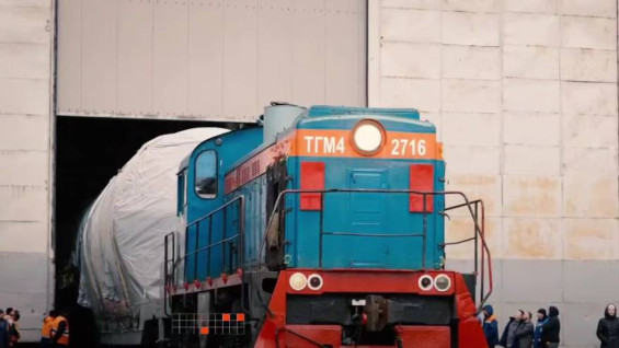 Самарская ракета «Союз-5» проехала на поезде 1500 км до Байконура