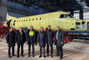 Самарский завод "Авиакор" завершил сборку первого фюзеляжа нового самолёта "Ладога"