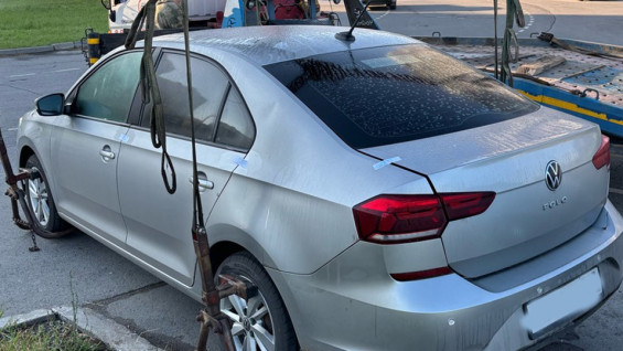 В Самаре судебные приставы арестовывали автомобиль должника, который он долго и хорошо прятал