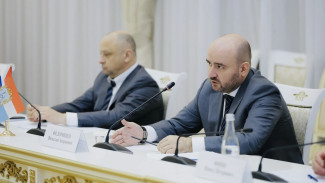Губернатор Вячеслав Федорищев встретился с Послом Республики Беларусь в РФ Юрием Селиверстовым