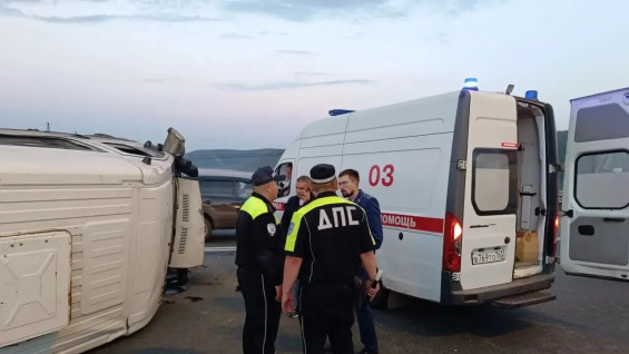 Срочная новость! Появились кадры перевернувшегося рейсового автобуса с пострадавшими у Жигулёвской ГЭС