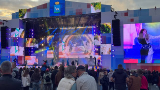 На площади Куйбышева в Самаре начался праздничный концерт в честь Дня города