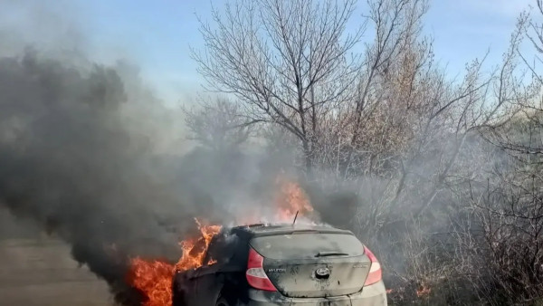Под Самарой на ходу загорелся Hyundai Solaris