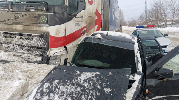 В Самарской области пассажира, пострадавшего в ДТП, извлекали из салона специнструментом