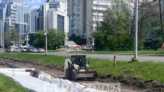 В Самаре продолжается ремонт трамвайных путей на Ново‑Садовой: кадры с места 