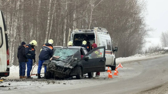 Жесткое ДТП с пострадавшим ребенком в Самарской области привело к перекрытию движения к Оренбургу