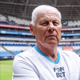 Легенде самарского футбола, лучшему бомбардиру "Крыльев Советов" Равилю Аряпову исполнилось 78 лет