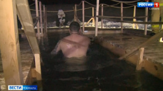 Собственная купель: жители Красного Яра встретили Крещение