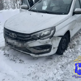 Автоледи влетела в металлическое ограждение на трассе в Самарской области