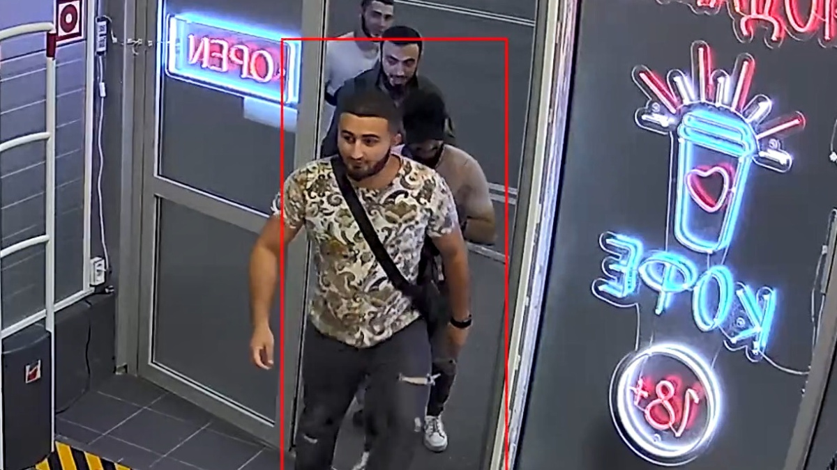 Четверо мужчин, ограбивших интим-магазин в Тольятти, совершили кражу на автозаправке в Самаре