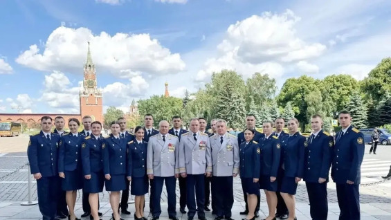 Выпускники Самарского юридического института ФСИН встретились с Владимиром Путиным