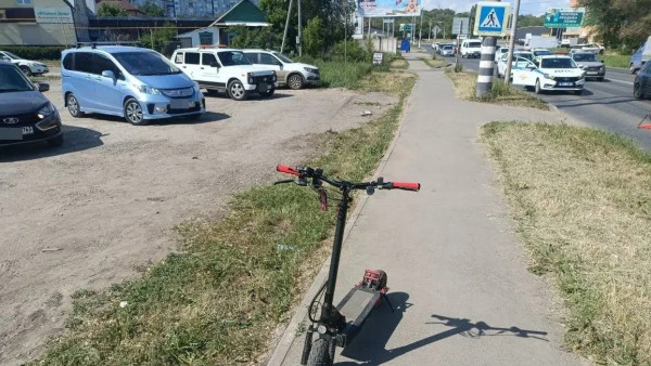 В самарском МВД рассказали о пострадавшем 13-летнем мальчике на электросамокате в ДТП с "Приорой"
