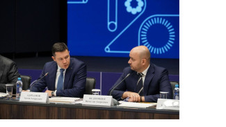 Самарскую область с рабочим визитом посетил глава минпромторга РФ Антон Алиханов