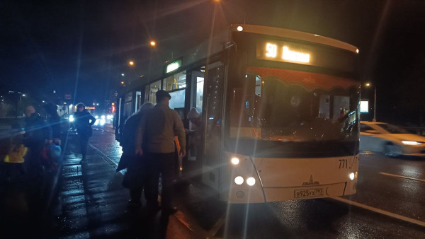 В Самаре 16 автобусов и 7 троллейбусов изменили свои маршруты