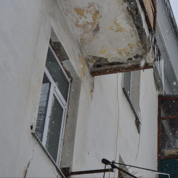 В Самаре рухнул балкон из-за снега, который не чистили более 11 лет