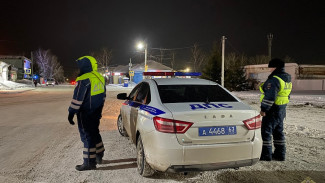 Под Самарой водитель без прав бросил машину и попытался убежать в поле от ДПС