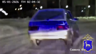 Появились кадры погони за подростоком на автомобиле без номеров в Самаре