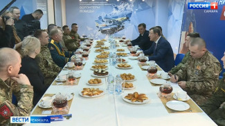 В канун Дня защитника Отечества губернатор Дмитрий Азаров встретился с самарскими военнослужащими