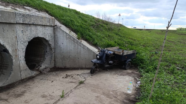 В Борском районе мотороллер "Муравей" съехал в кювет