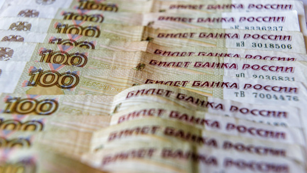 Стало известно, сколько компаний в Самаре выплатят премии к 23 Февраля и 8 Марта