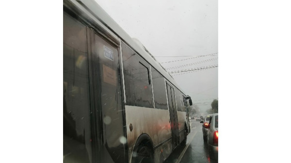 В Самаре пассажиров возмутили чумазые автобусы   