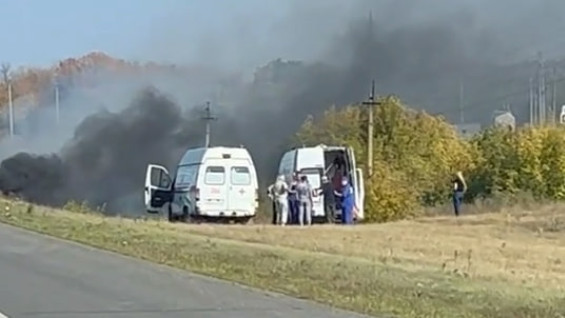 В Самарской области автомобиль опрокинулся в кювет и загорелся 