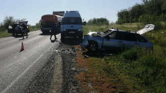 Под Самарой на трассе М-5 Урал два автомобиля превратились в железный фарш