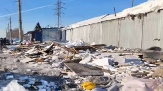 У Кировского рынка массово сносят торговые ряды