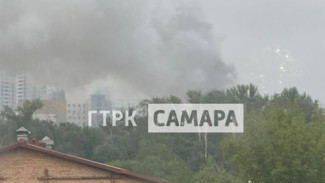 В Самаре запустился фейерверк из-за пожара в магазине пиротехники