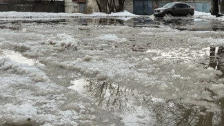 В Самаре ушло под воду кольцо Московского шоссе у Центрального автовокзала