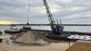 На пляж Загородного парка в Самаре завезли 4 тысячи тонн песка
