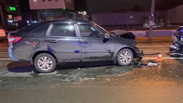 В Самаре с места ДТП на улице Авроры госпитализированы три человека