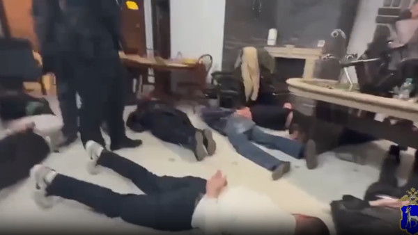 Самарские полицейские показали кадры обнаружения игорного дома