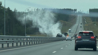 Фура с краской вспыхнула на трассе "Обход Тольятти" 9 августа