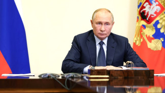 Президент РФ Владимир Путин поздравил работников и ветеранов ракетно-космической отрасли с Днем космонавтики