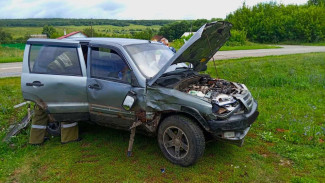 Спасатели рассказали, кто пострадал в столкновении Chevrolet Niva и Great Wall в Самарской области