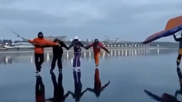 Танцы на льду: в Самарской области смельчаки прокатились по Волге на коньках