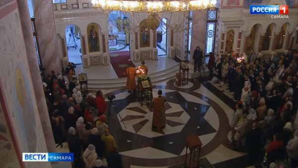 Пасхальное богослужение в Софийском соборе объединило жителей Самары 