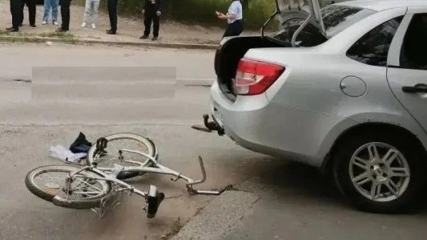 В Самарской области водитель Lada Granta насмерть сбил женщину на велосипеде