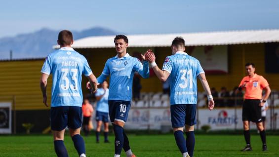 Матч «Крылья Советов» - «Камаз» закончили досрочно из-за драки игроков