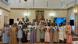 Белые голуби, вальс расставания и песни у костра: в Самарской области прошел один из самых необычных выпускных 2026 года 