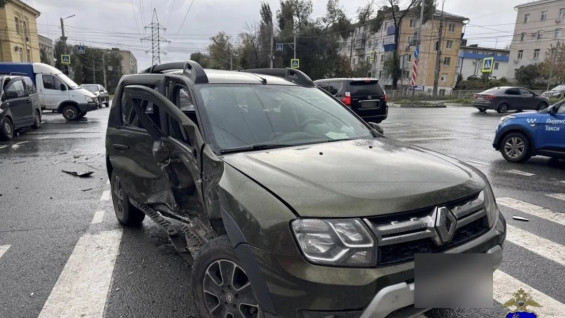 В Самаре в ДТП пострадала пассажирка Renault Duster