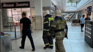 К ТЦ "Мега Сити" в Самаре стянули спецтехнику экстренных служб 8 июня 