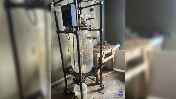 Под Самарой накрыли нарколабораторию: изъято 29 кг мефедрона и 400 кг прекурсоров