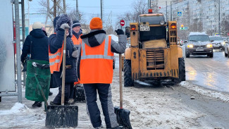 В Самаре начали силой избавляться от снега 