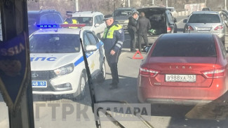 7 апреля на Самарском мосту встало движение из-за ДТП