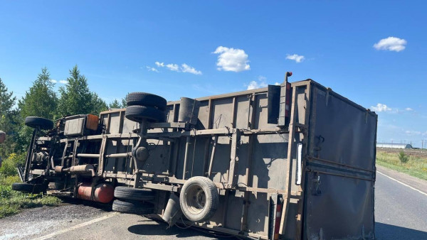 Из-за аварии под Самарой 18 июля перевернулась ГАЗель