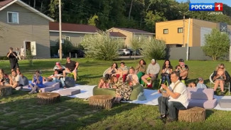 На территории экоотеля «Маяк» прозвучали песни участников проекта «Супер Песни»