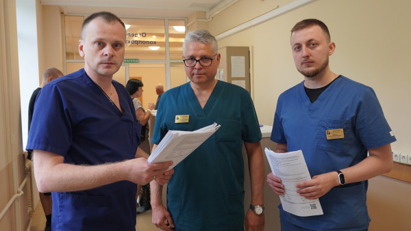 Самарские врачи провели онкологические операции без разрезов